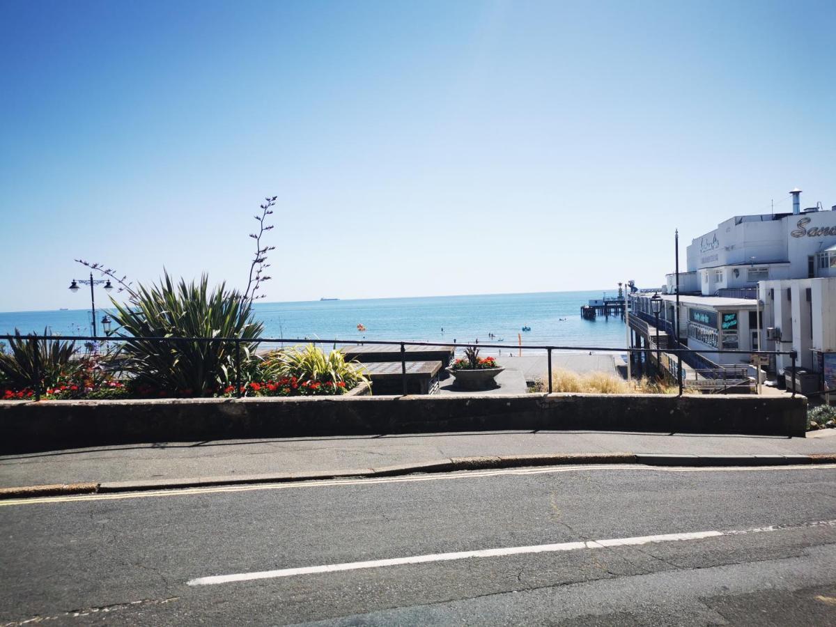 Royal Pier Hotel Sandown Bagian luar foto