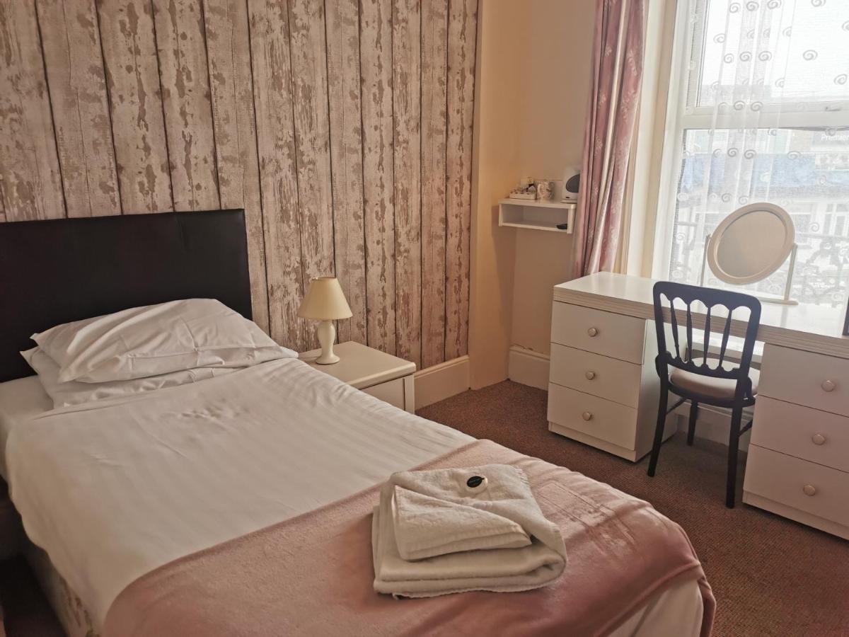 Royal Pier Hotel Sandown Bagian luar foto