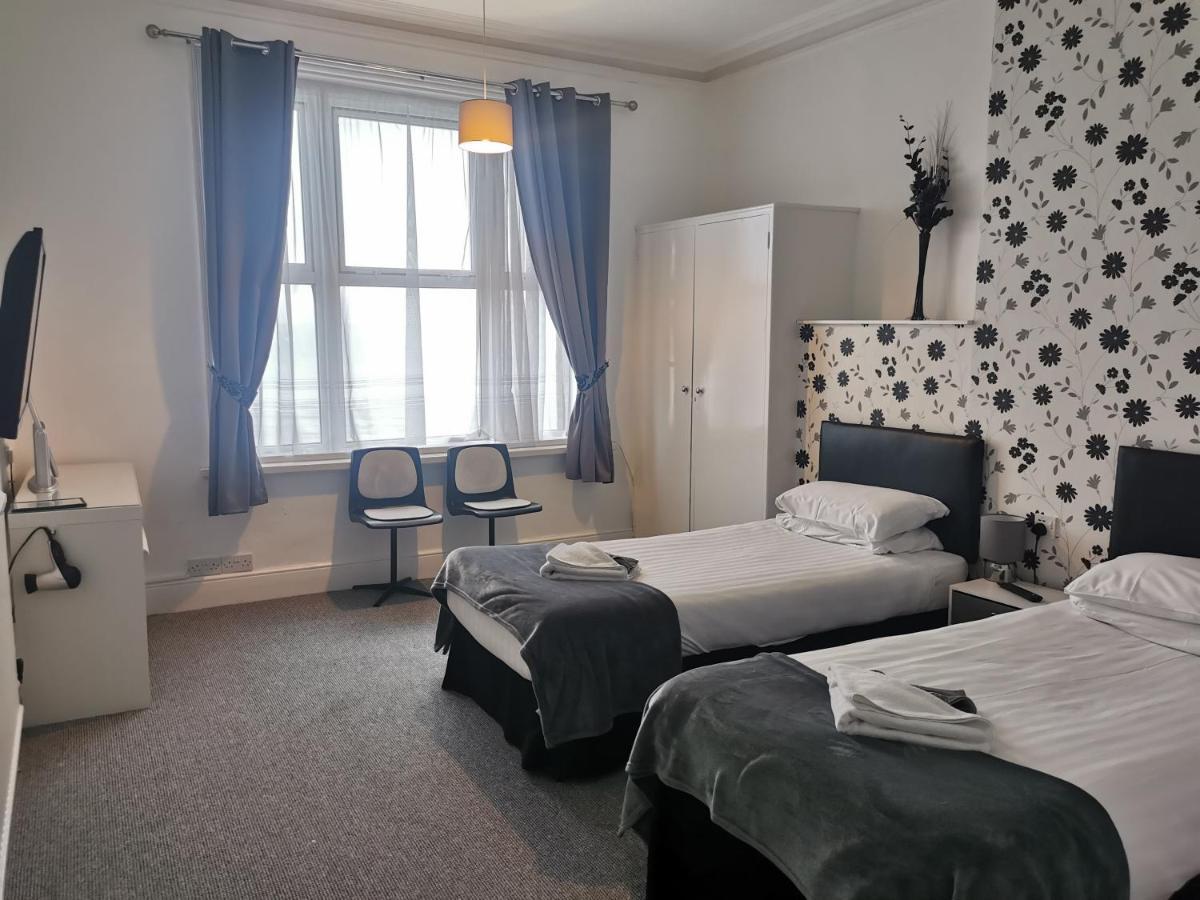 Royal Pier Hotel Sandown Bagian luar foto