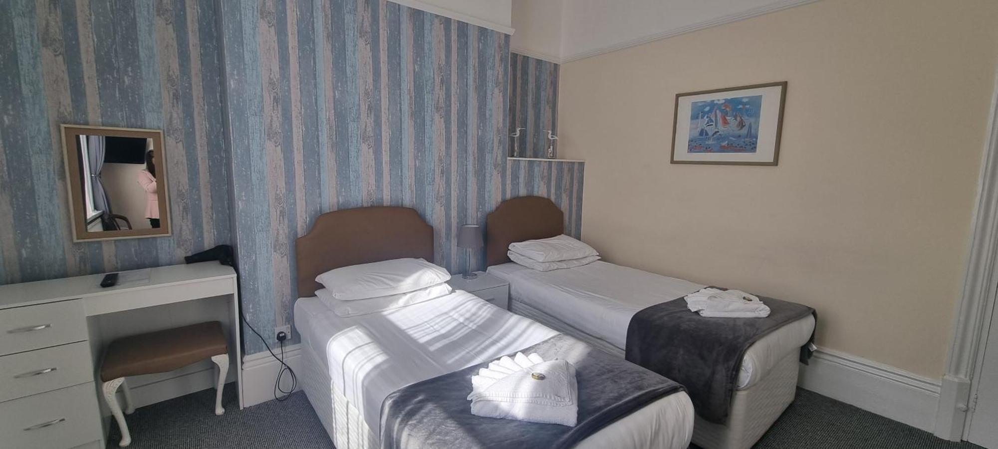 Royal Pier Hotel Sandown Bagian luar foto