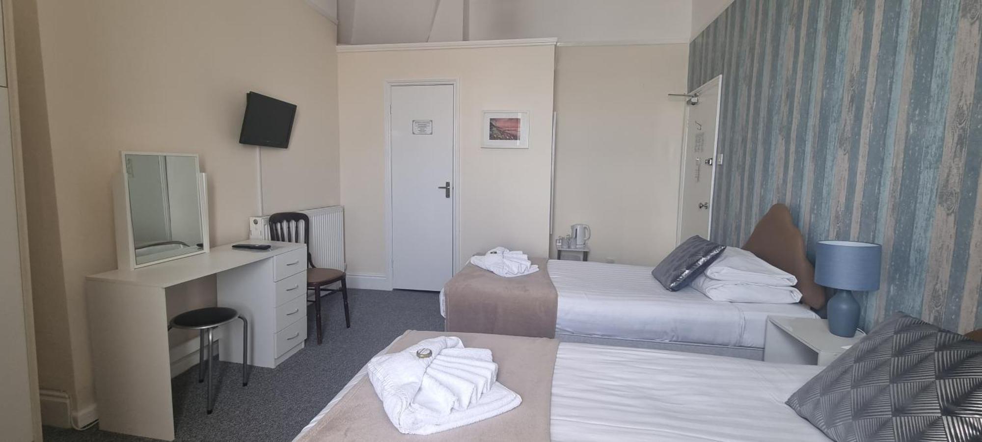 Royal Pier Hotel Sandown Bagian luar foto
