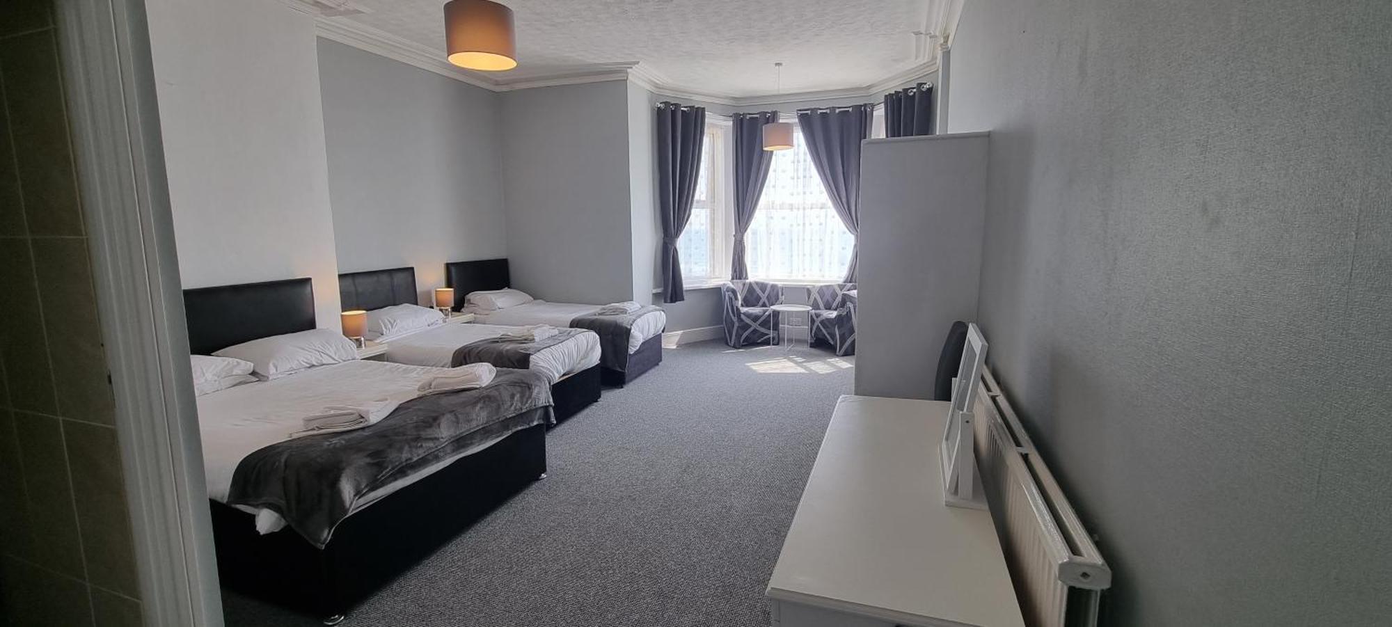 Royal Pier Hotel Sandown Bagian luar foto