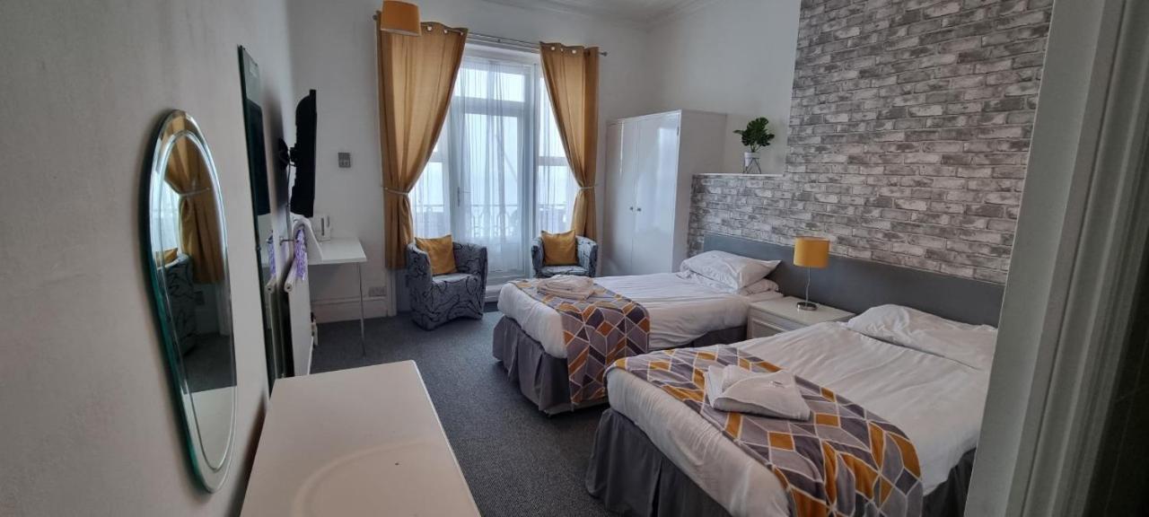 Royal Pier Hotel Sandown Bagian luar foto