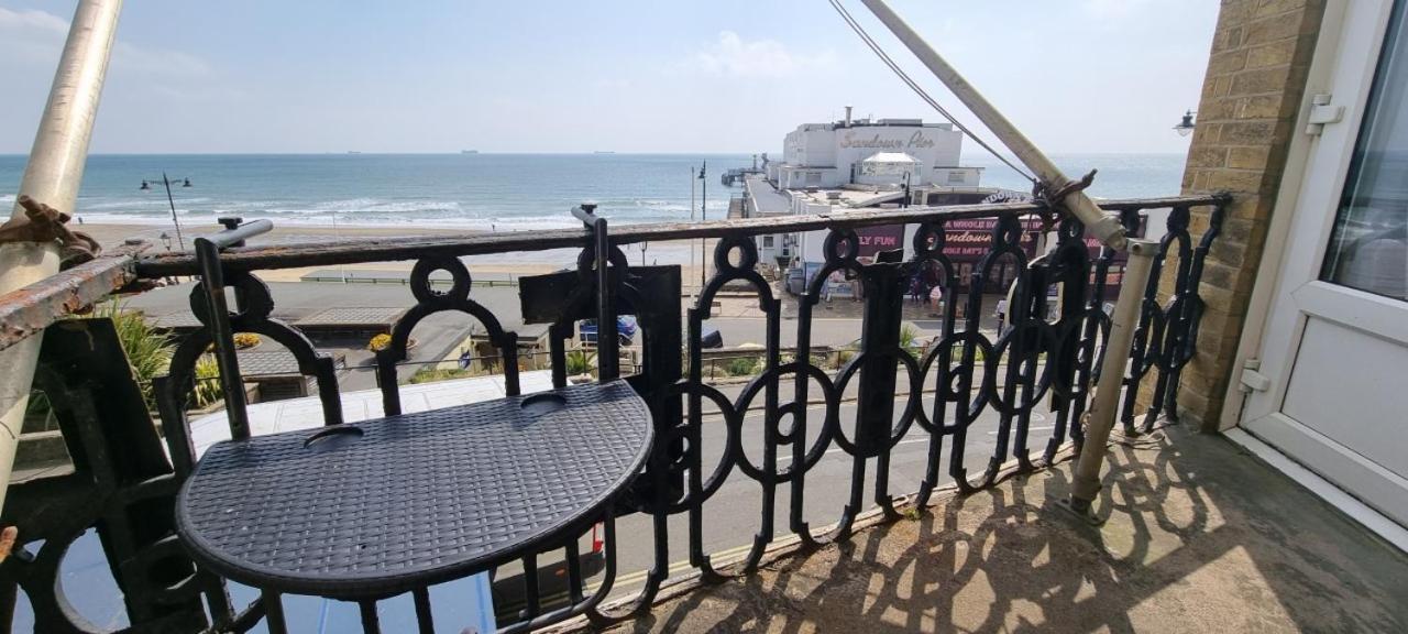 Royal Pier Hotel Sandown Bagian luar foto