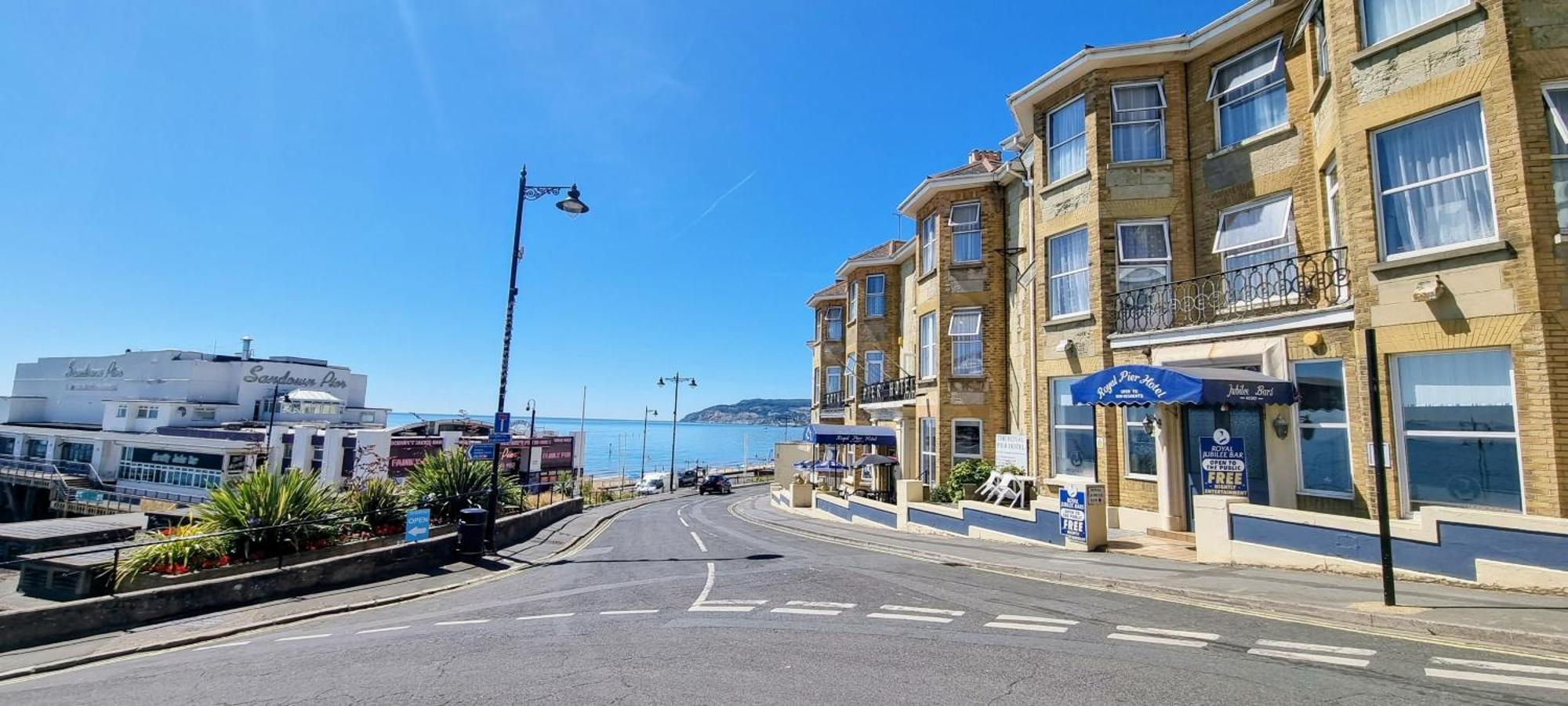 Royal Pier Hotel Sandown Bagian luar foto