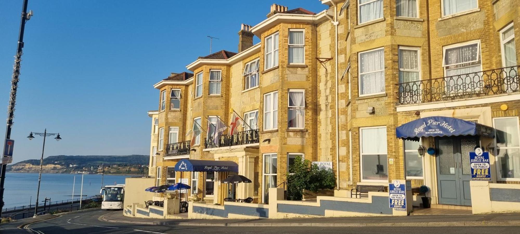 Royal Pier Hotel Sandown Bagian luar foto